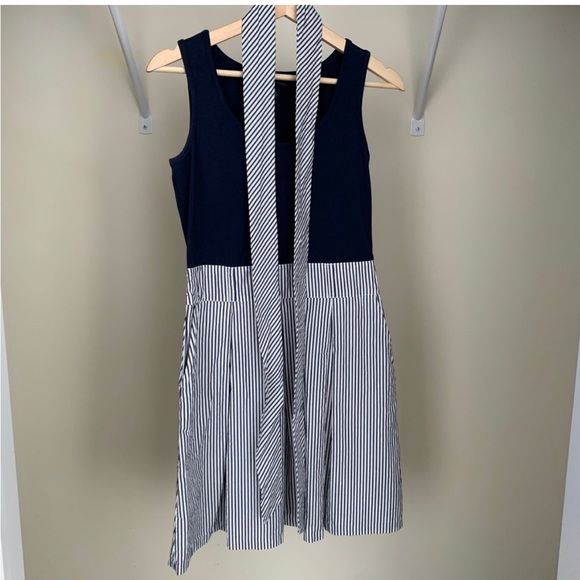 Pretty comfortable dress - Picture 2 of 4